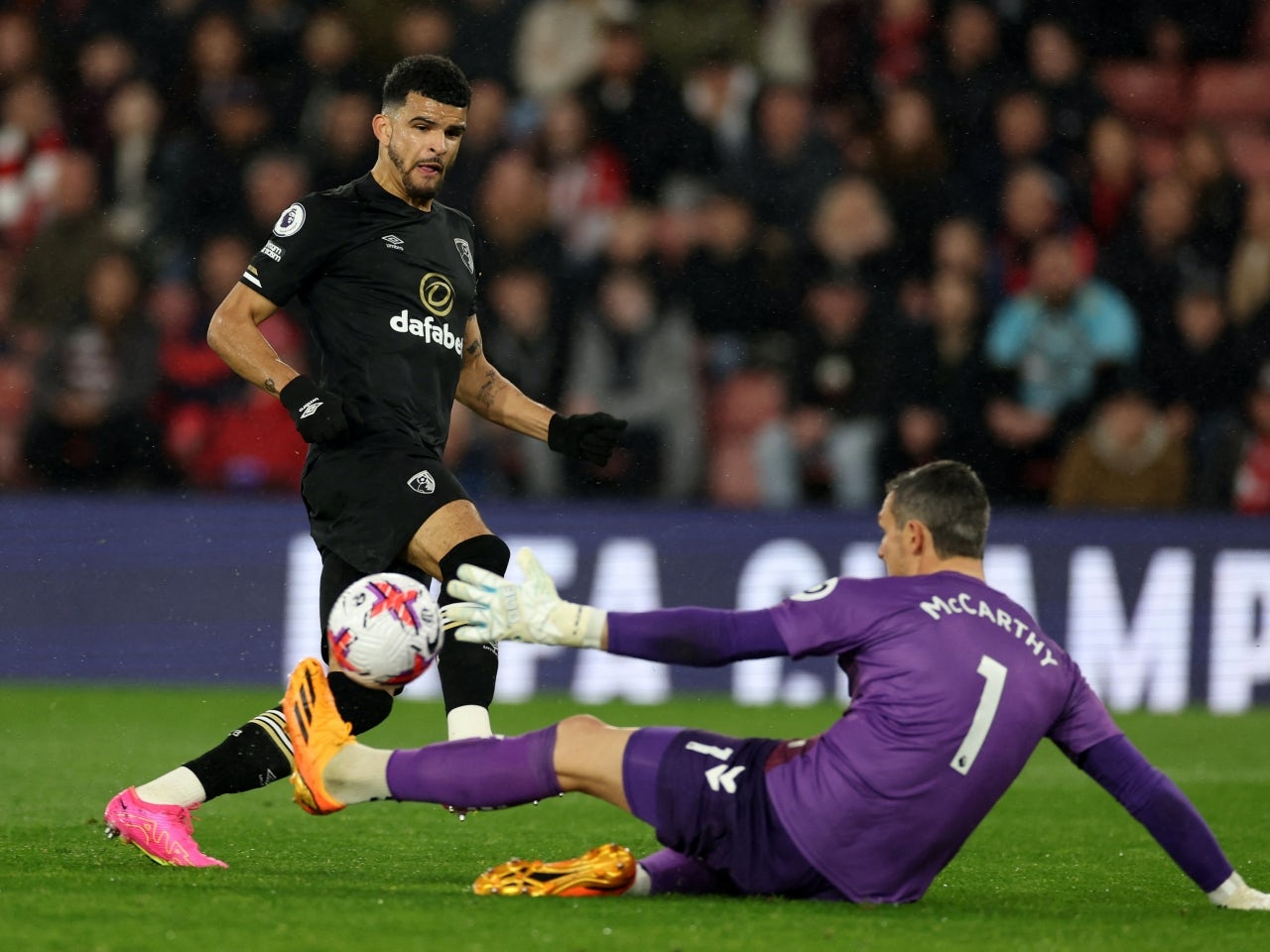 dominic-solanke-alex-mccarthy.jpg