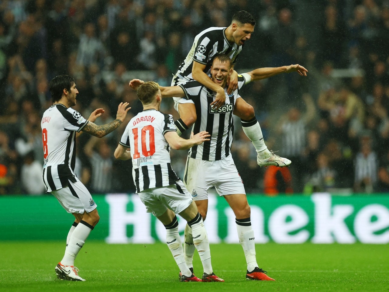 dan-burn-fabian-schar-anthony-gordon-sandro-tonali.jpg